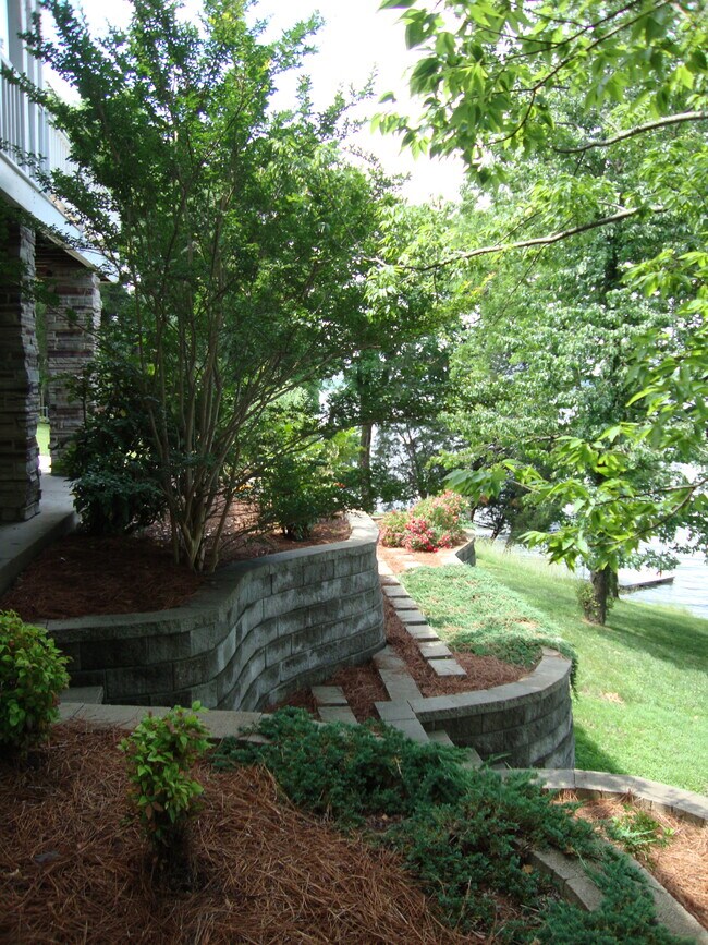 Photo - 1042 Shadow Ln Unit 1042