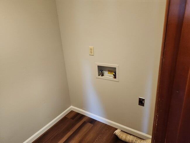 Photo - 1017 Symphony St Unit B