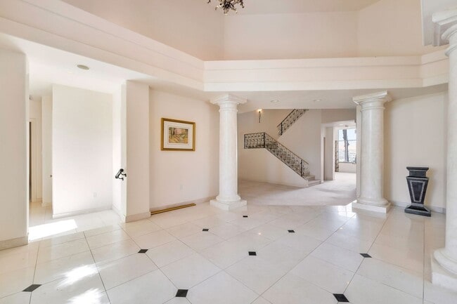 Photo - Luxury Lake Las Vegas Estate in Guard-Gated SouthShore Community!