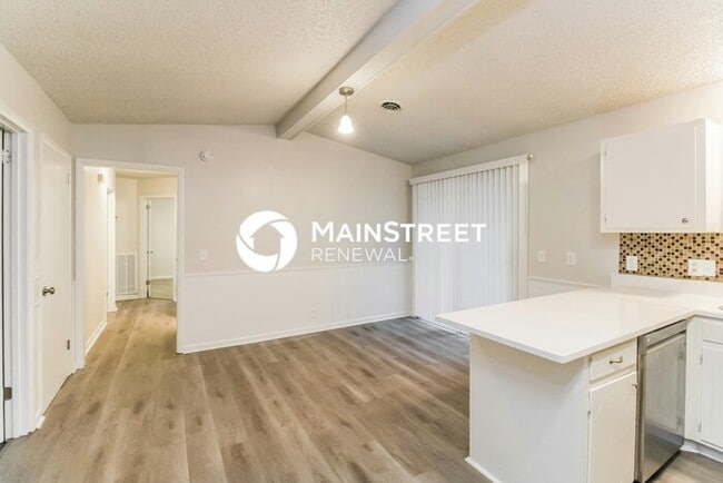 Photo - 3 Bedroom Pet-Friendly Home in ANTIOCH, TN with Main Street Renewal