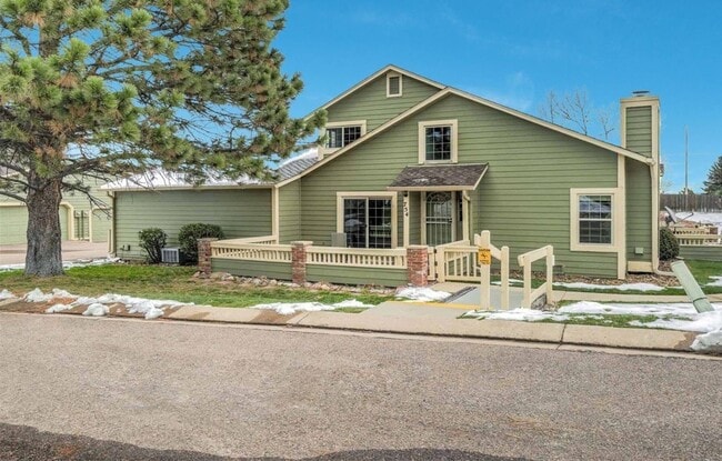 Building Photo - Fully Furnished + ALL Utilities & High-Speed WiFi Included!