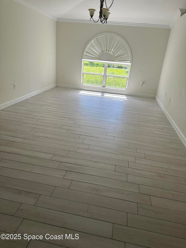 Photo - 930 Sable Cir SE