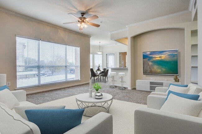 Building Photo - Hudson Miramont Rental