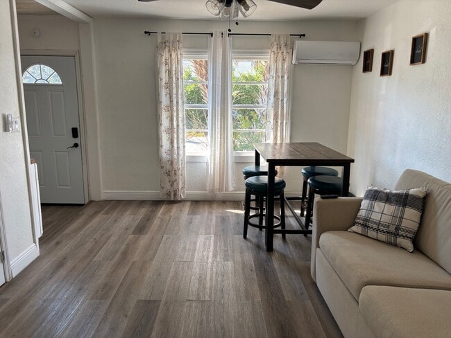 Photo - 1885 Springtime Ave