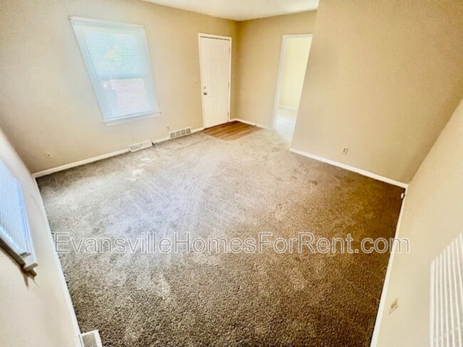 Building Photo - 6501 Uebelhack Rd