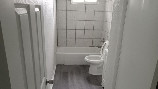 Photo - 2408 Maltby Ave Unidad 2408 Maltby #B