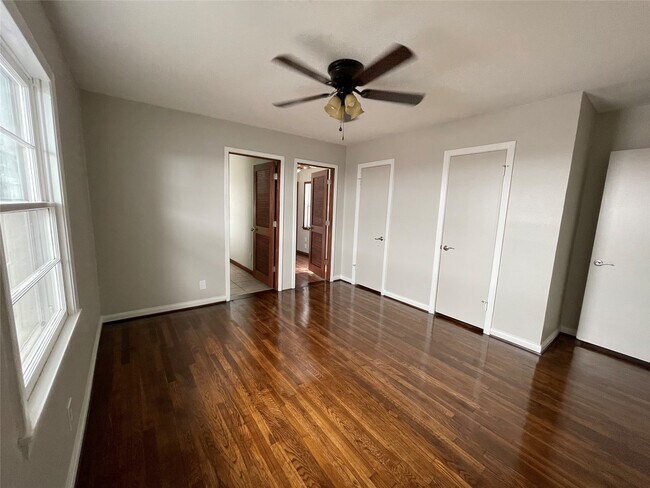 Photo - 3229 Westridge St