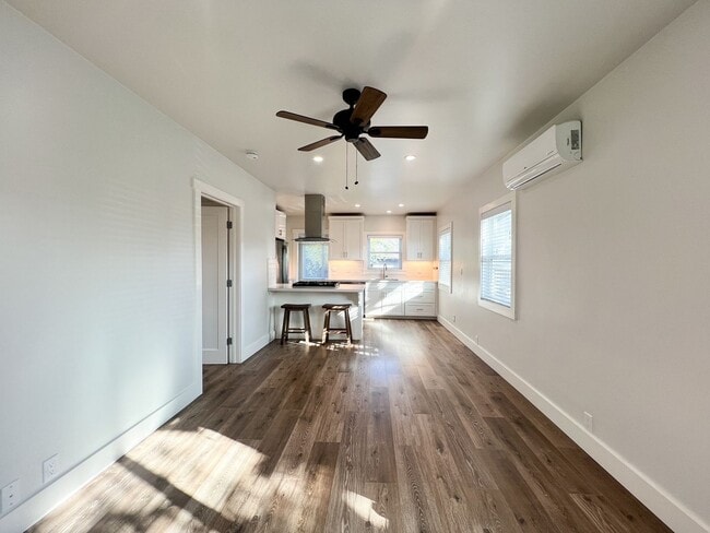 Photo - Yajome, 2100-2118* Unit 2100