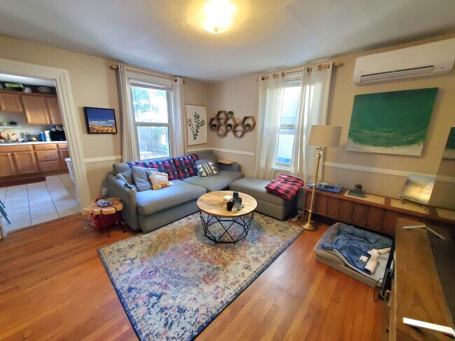 23 White Pl Unit 3