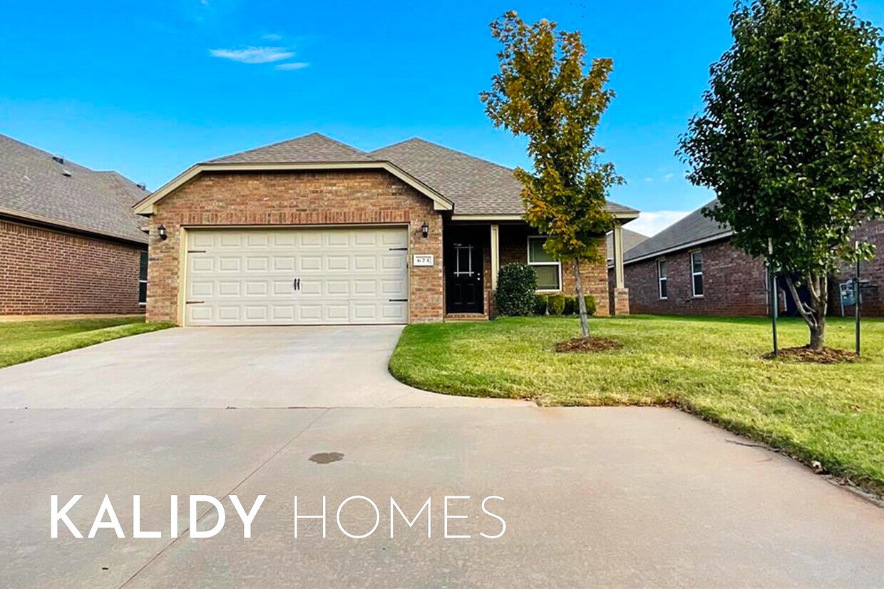 Photo - 621 Christian Ln (Yukon, OK)