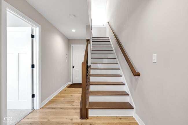 Photo - 319 Steeples Blvd