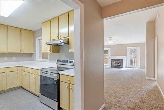 Photo - East Tallahassee Brick Townhome With One Car Garage