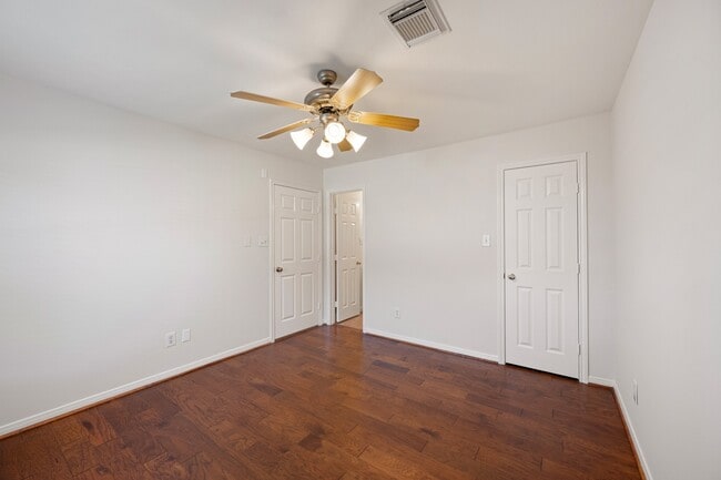 Photo - 1727 Hadley St