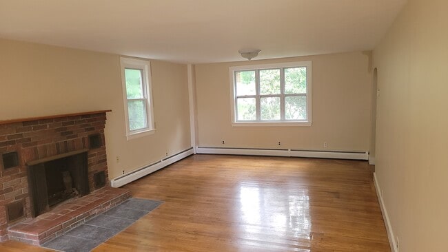 Living room - 84 Emerald Rd