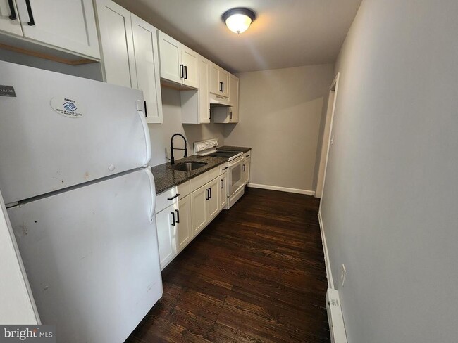 Photo - 1023 Chestnut Ave Unit B
