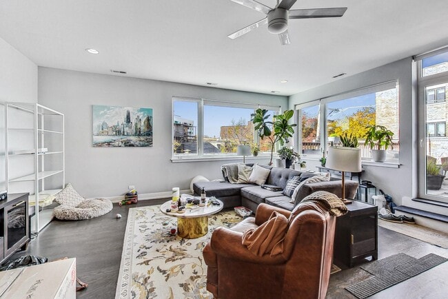 Photo - 3620 W Irving Park Rd Unidad 2R