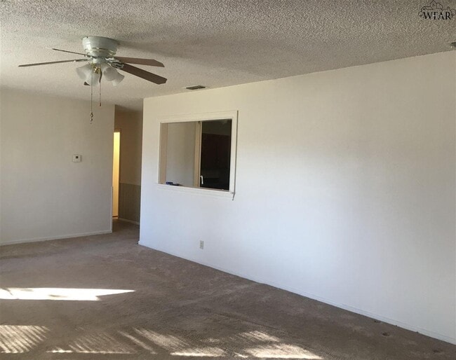 1438 Harris Ln