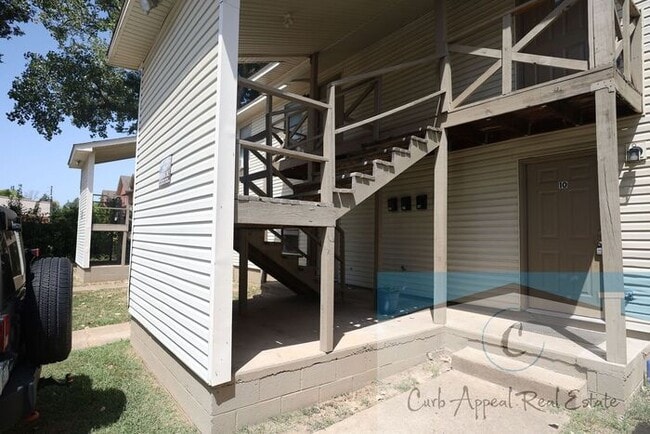 Building Photo - Spacious 1 bed 1 bath apt