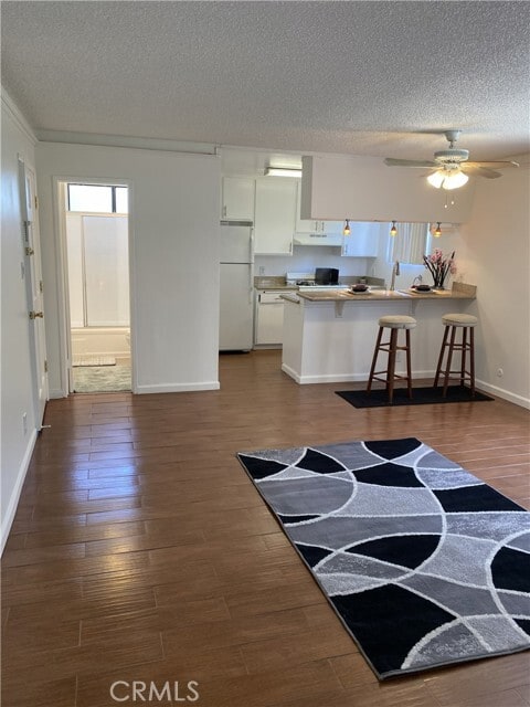 Building Photo - 1943 Vista Del Mar Ave Unit 1