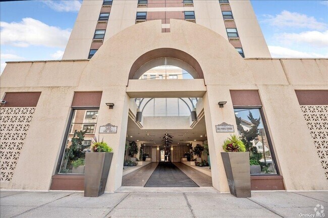 Building Photo - 360 Shore Rd Unit 3B Rental