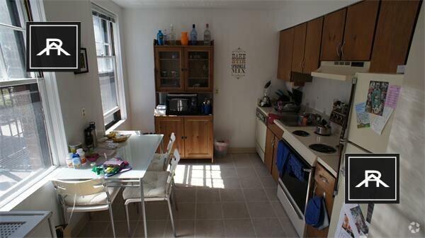Building Photo - 1 bedroom in Brighton MA 02135 Unit 5 Rental