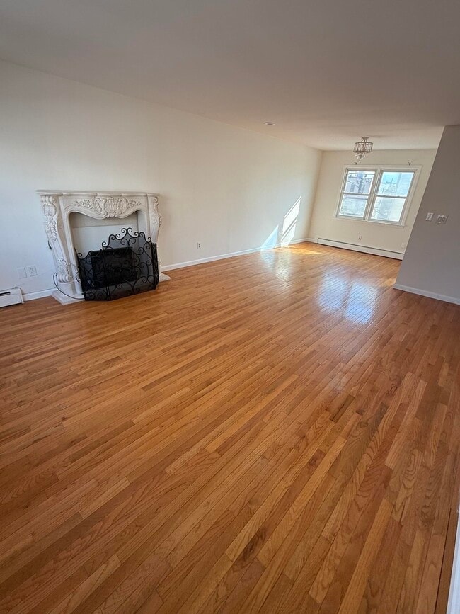 Building Photo - 79 Paterson St Unit 2