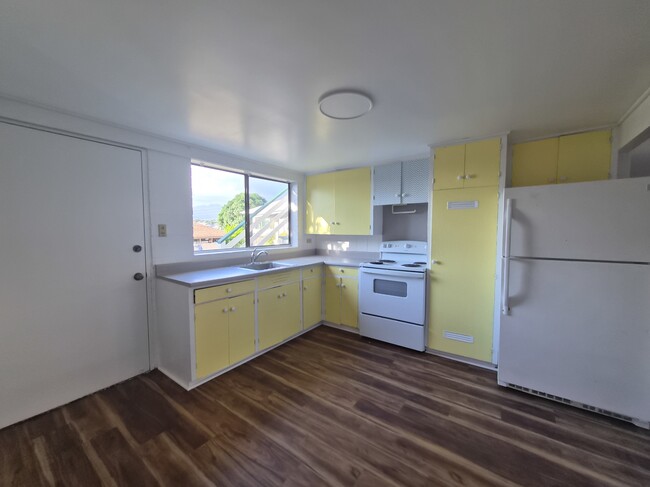 Photo - 3350 Wauke St