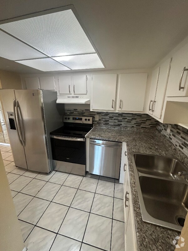 Building Photo - 3704 Broadway Rental