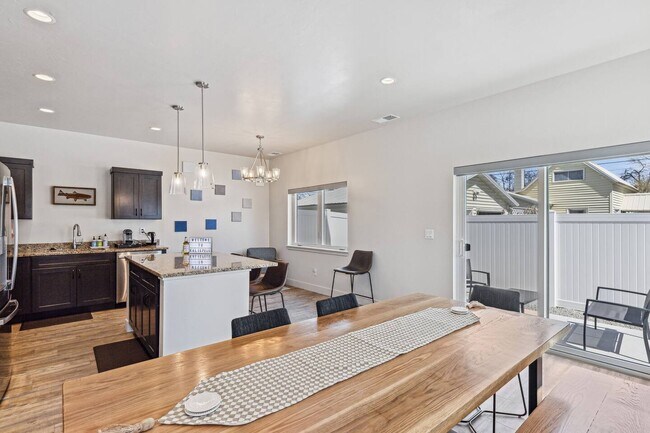 Photo - 45 8th Ave W