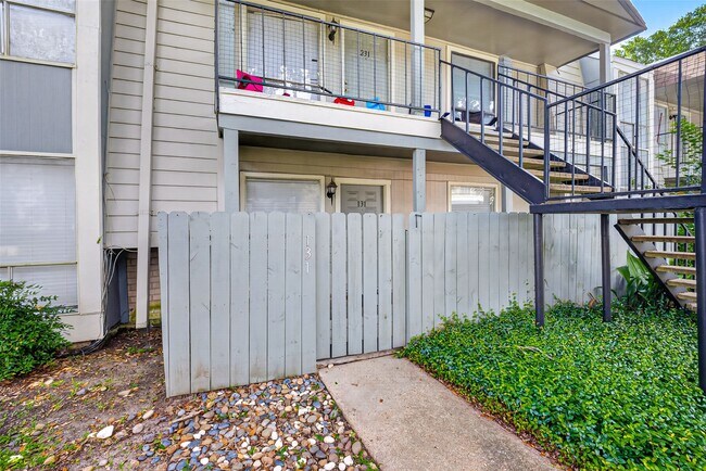 Photo - 5929 Queensloch Dr Unit 131