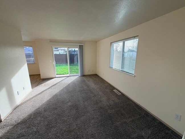 Photo - Three Bedroom Duplex in Keizer, Landscaping Included! Unit 1644