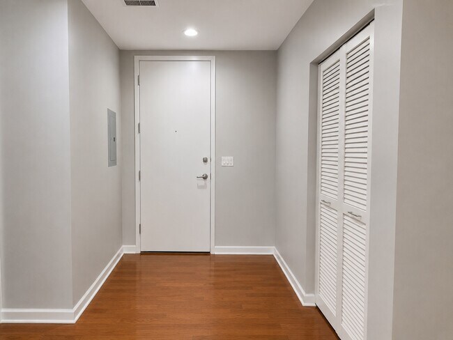 1819 S Michigan Ave Unit 1002