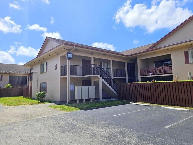 Building Photo - 11223 SW 88th St Unit 216C