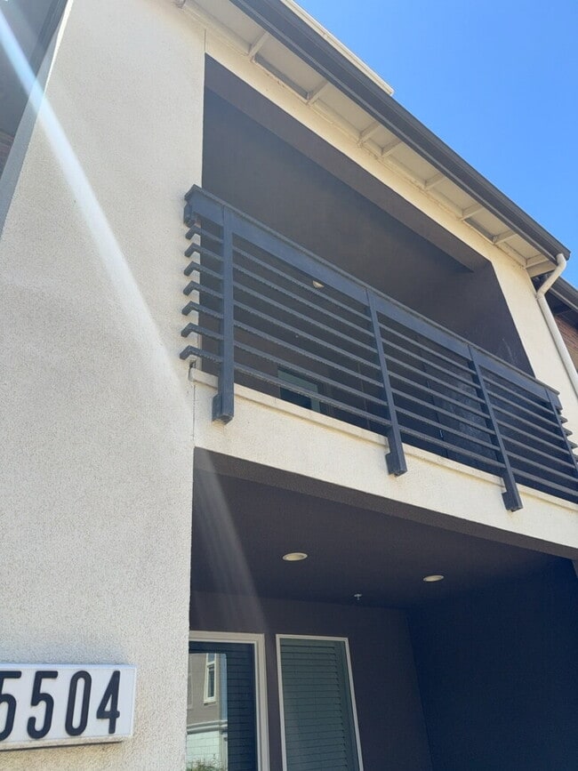 Photo - Stunning 3 Bed/3.5 Bath Townhome Walking Distance to BART