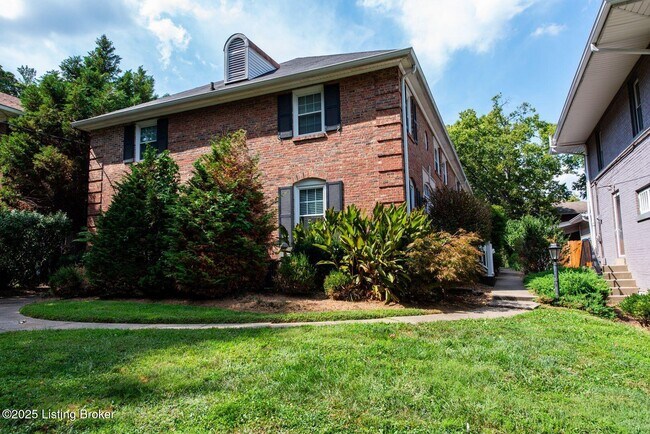 Photo - 2159 Bonnycastle Ave Unit 5