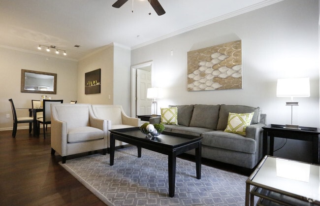 2BR/2BA -1141SF