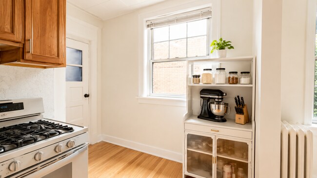 Photo - 3610 N Claremont Ave Unit # 0M3
