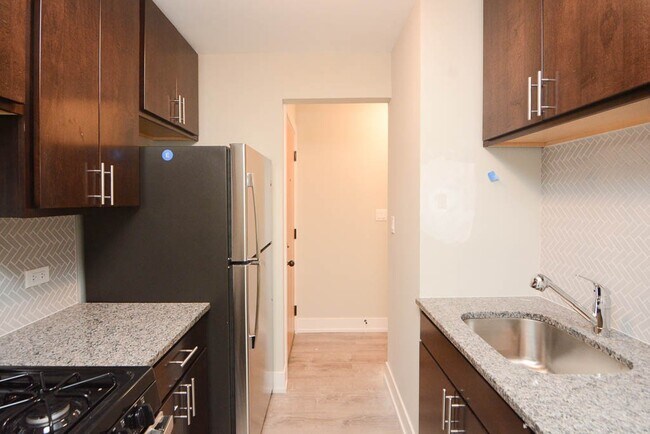 Photo - 447 W Surf St Unit 113