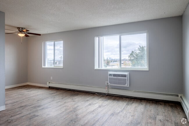 1BR, 1BA - 700SF - Living Room