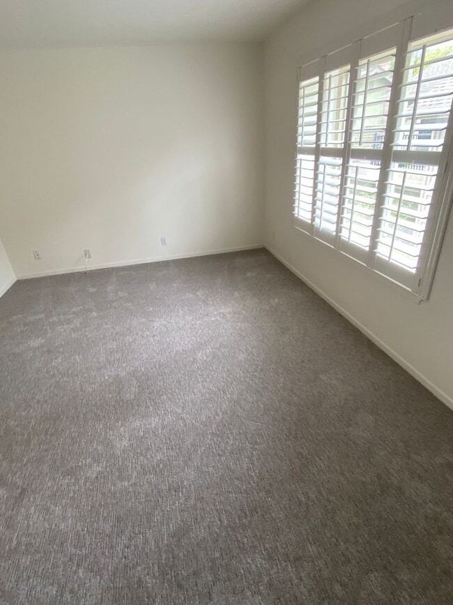 Photo - Beautifully Remodeled St. Helena Townhome with Pool Access & 2-Car Garage
