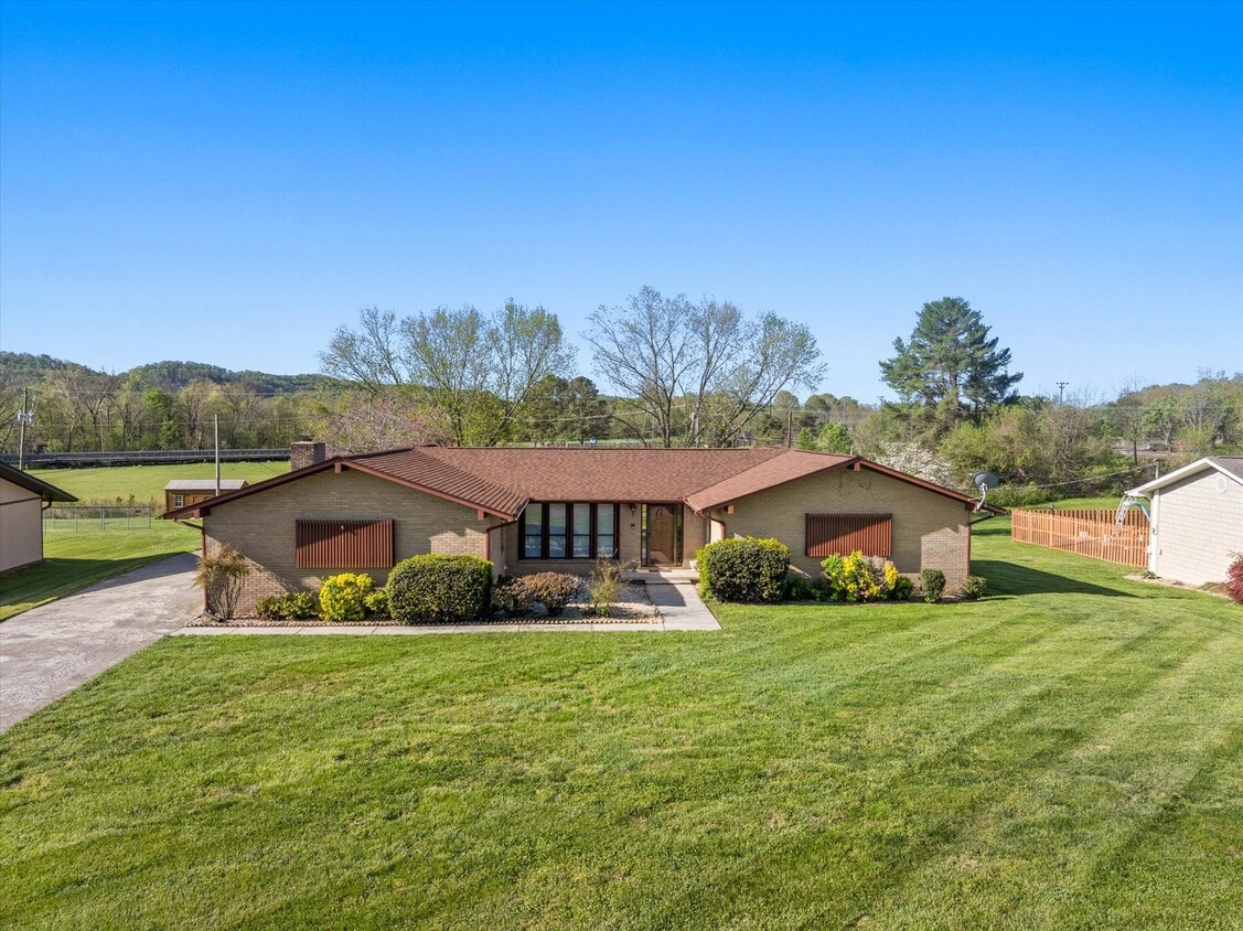 Photo - 3047 Staffordshire Blvd (Powell, TN)