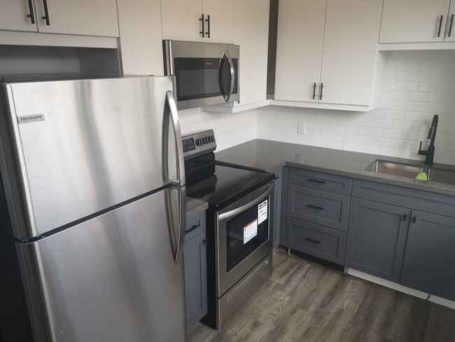 Photo - Spacious and Bright Studio Unit 1