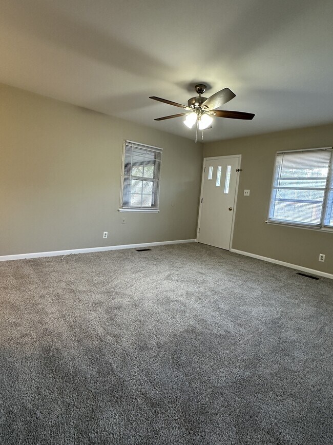 Photo - 356 Elizabeth Cir