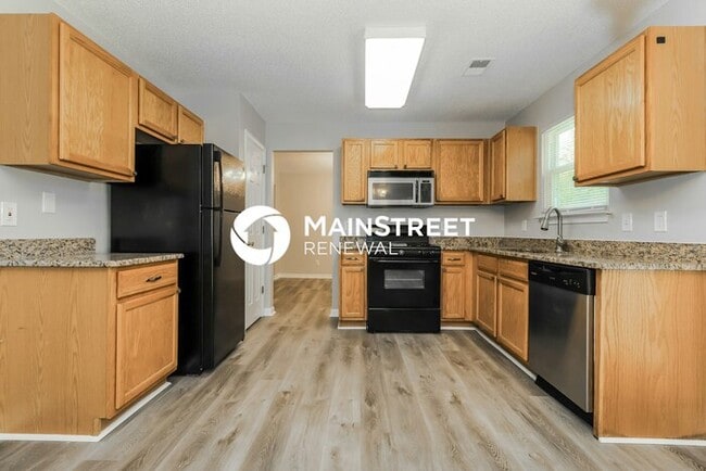 Photo - 4 Bedroom Pet-Friendly Home in Cartersville, GA with Main Street Renewal