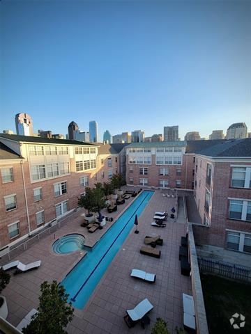 Building Photo - 2305 Worthington St Unit 302 Rental