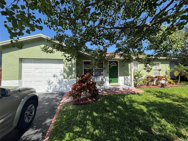 Building Photo - 1010 SW 83rd Ave Rental