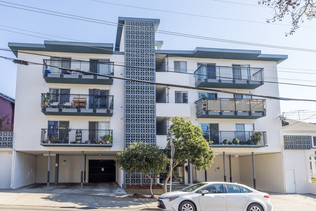 Photo - 630 Mariposa