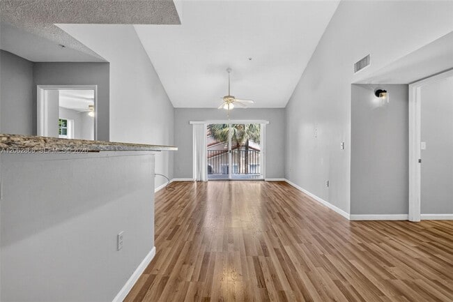 Building Photo - 7808 Sonoma Springs Cir Unit 304
