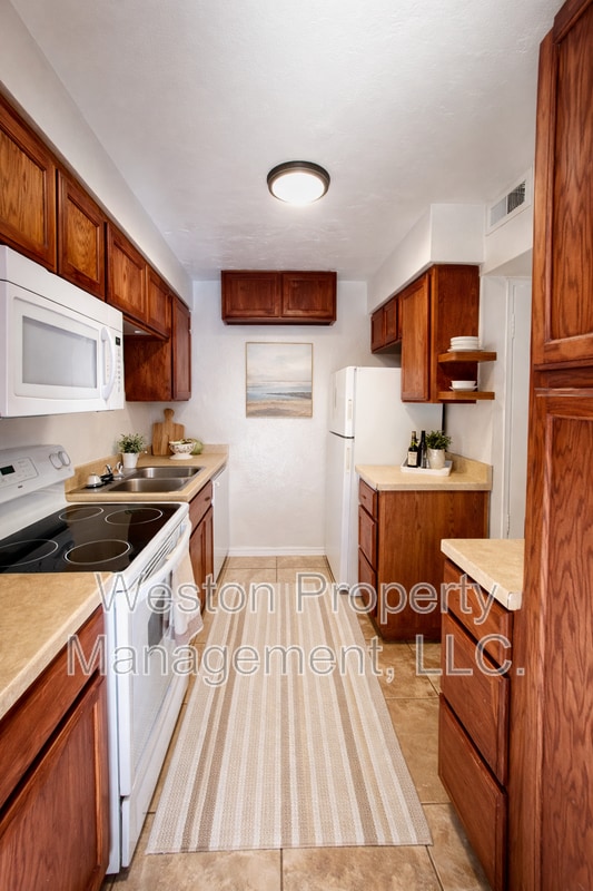 Photo - 6056 Northwest Expy