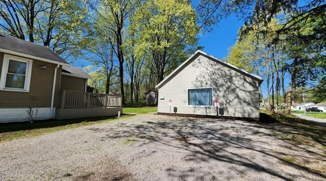Photo - 830 Woodville Rd House